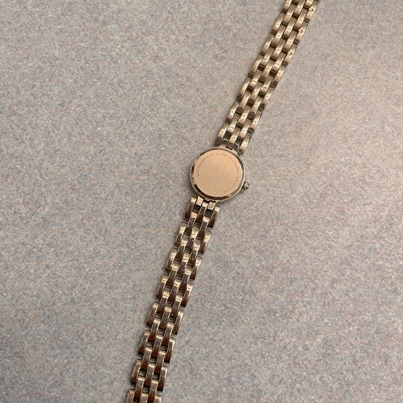 Women watch - Picture 2 of 3